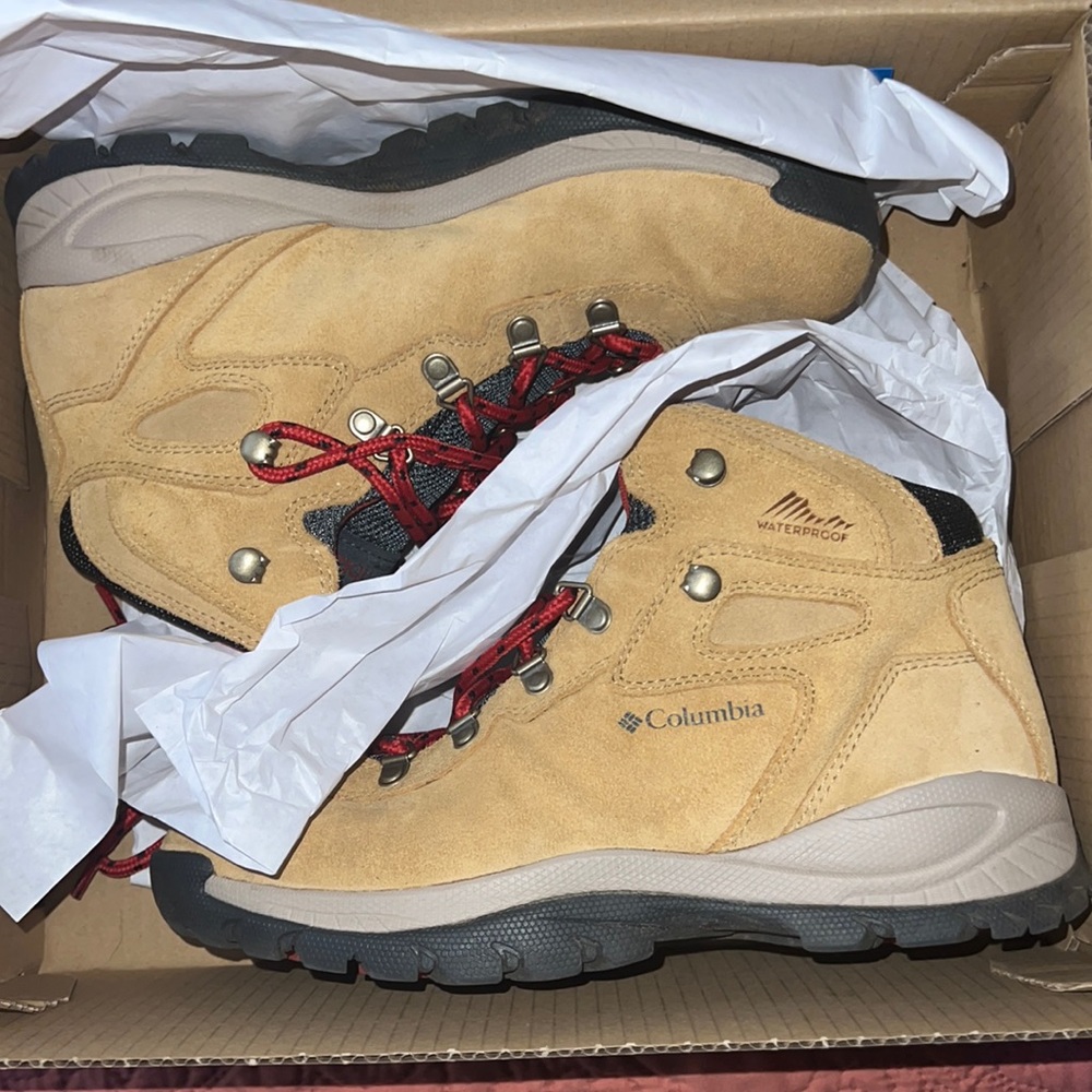 Columbia mens yoncalla suede hiking boots